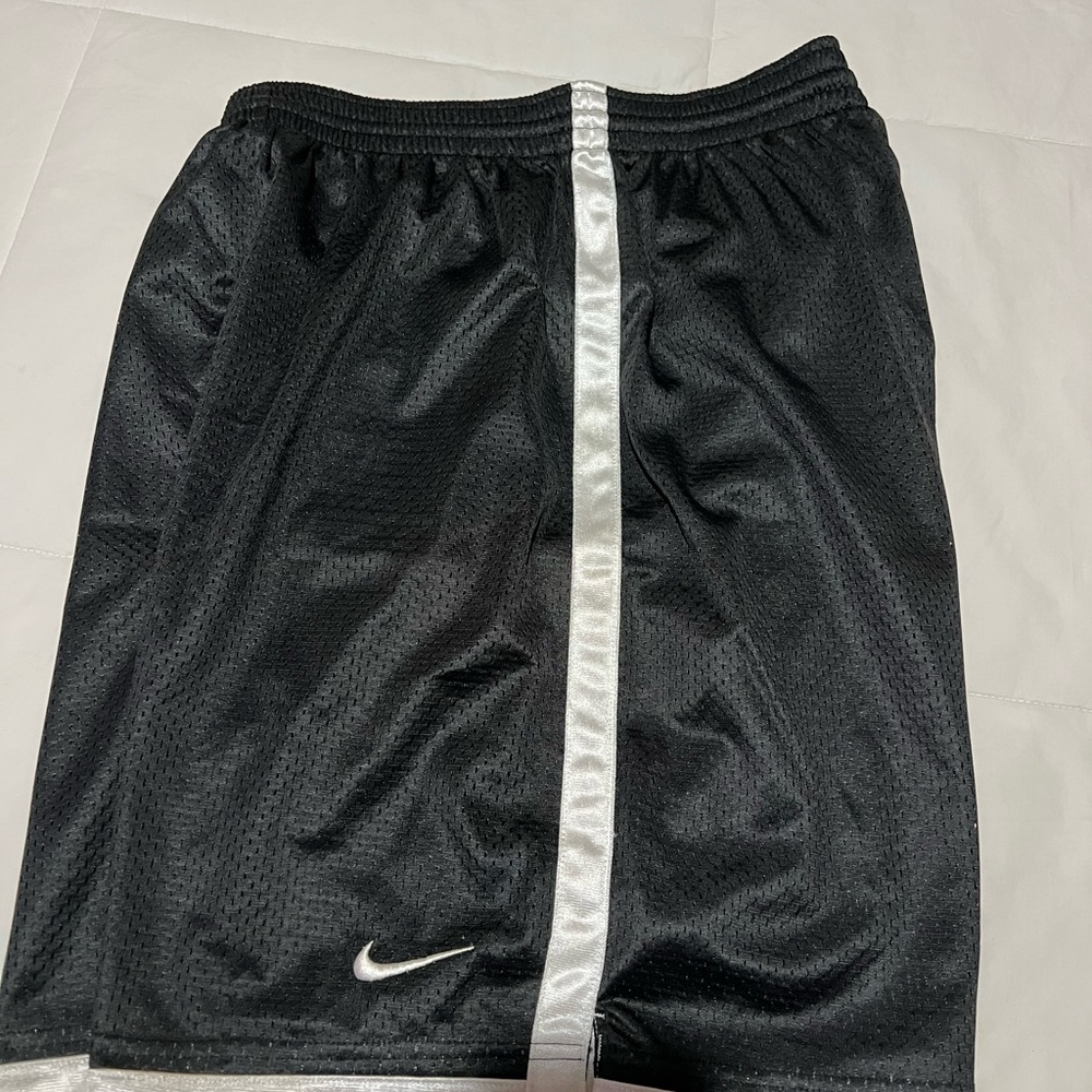 Nike Basketball Shorts Size Large